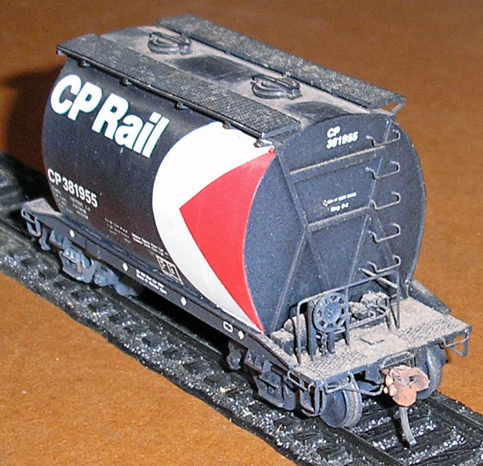 [CP Rail 28' Covered Ore Hopper]