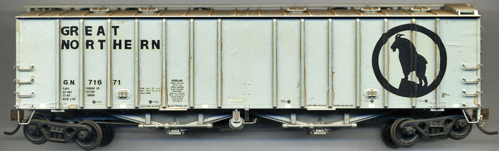 [Great Northern 2-Bay Covered Hopper]