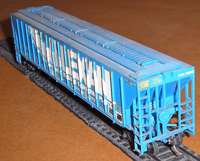 [Lexan Plastics P-S 4-Bay Covered Hopper]