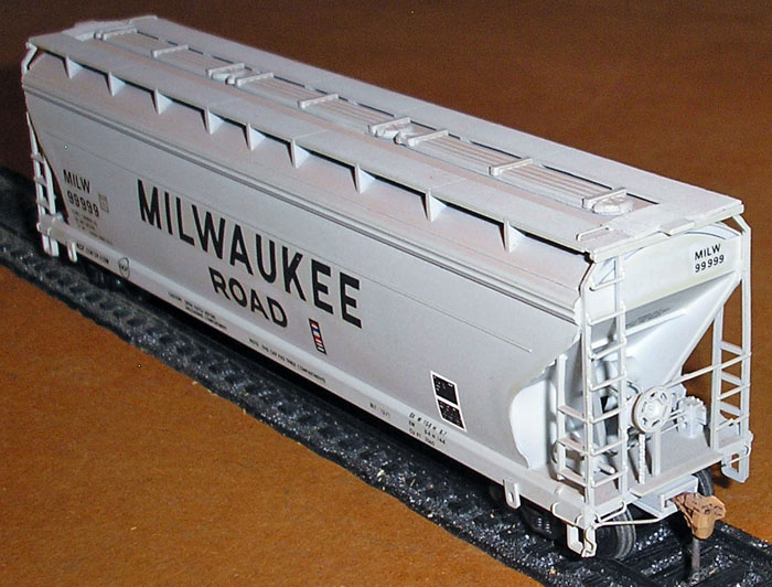 [Milwaukee Road ACF Centerflow 3-Bay Covered Hopper]