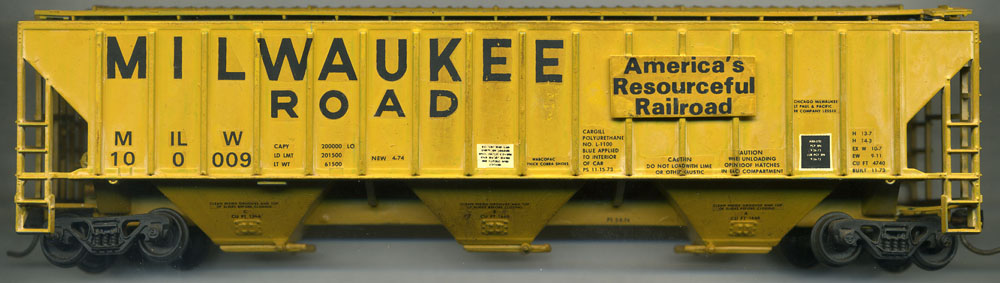 [Milwaukee Road PS 4750 3-Bay Covered Hopper]