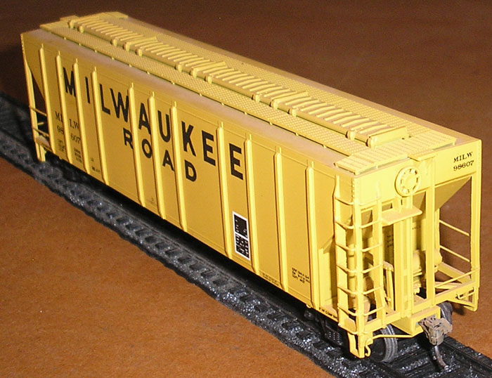 [Milwaukee Road PS-2D 3-Bay Covered Hopper #98607]