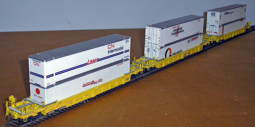 [Trailer Train 3-platform Stand- Alone Double-Stack Container Car]