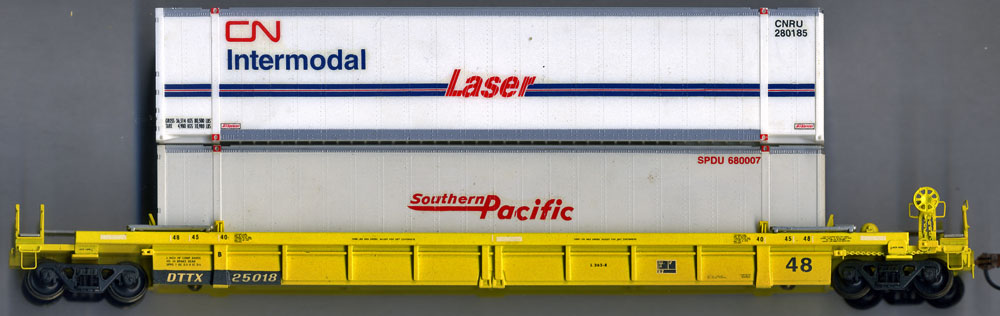 [Trailer Train 3-platform Stand- Alone Double-Stack Container Car]