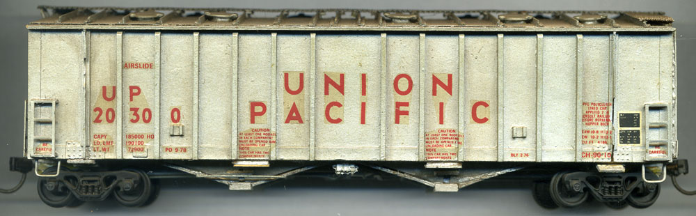 [Union Pacific Airslide 2-Bay Covered Hopper]